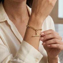 Load image into Gallery viewer, 14k Yellow Gold 4mm Figaro Paperclip Toggle Link Bracelet, 7.5 Inch