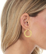 Load image into Gallery viewer, 10k Yellow Gold 4mm Diamond Cut Round Tube Hoop Earrings