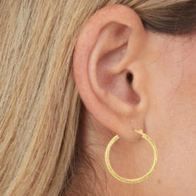 Load image into Gallery viewer, 14k Yellow Gold 2mm Diamond Cut Tube Hoop Earrings