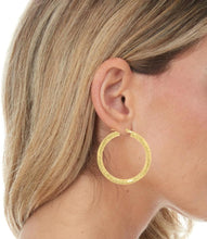 Load image into Gallery viewer, 10k Yellow Gold 4mm Diamond Cut Round Tube Hoop Earrings