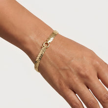 Load image into Gallery viewer, 14k Yellow Gold 6mm Chevron Bracelet, 7.5 Inch