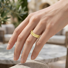 Load image into Gallery viewer, Italian 14k Yellow Gold Double Row Stretchable Mesh Ring