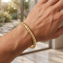 Load image into Gallery viewer, 14k Yellow Gold 8mm Scalloped Swirl Link Bracelet, 7.25 Inch