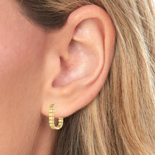 Load image into Gallery viewer, 14k Yellow Gold 13mm Polished Ribbed Oval Hoop Earrings