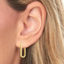 Load image into Gallery viewer, 14k Yellow Gold 2mm Textured Rounded Rectangular Hoop Earrings