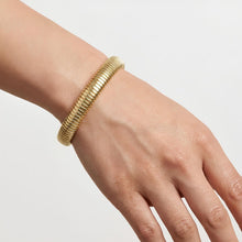 Load image into Gallery viewer, 14k Yellow Gold Tubogas Bangle Bracelet