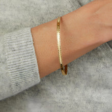 Load image into Gallery viewer, 14k White Gold 3.6mm Sparkle Spring Bangle Bracelet, Adjustable 7 Inch-8"