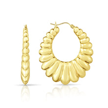 Load image into Gallery viewer, 10k Yellow Gold Shrimp Hoop Earring