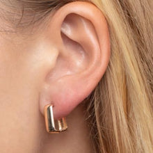 Load image into Gallery viewer, 14k Yellow Gold 14.2mm x 4.7mm Square Hoop Earrings
