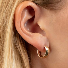 Load image into Gallery viewer, 14k Yellow Gold 13.8mm x 6.2mm Thick Checkerboard Patterned Huggie Hoop Earrings
