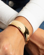 Load image into Gallery viewer, 14k Yellow Gold 20mm Solid Shiny High Polish Classic Cuff Bangle Bracelet 7 Inch
