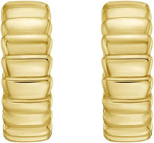 Load image into Gallery viewer, 14k Yellow Gold 22.7mm x 8mm Ribbed Straight Edge C-Hoop Earrings
