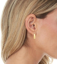 Load image into Gallery viewer, 14k Yellow Gold 18mm High Polish Small Tapered Hoop Earrings
