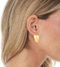 Load image into Gallery viewer, 14k Yellow Gold 19mm High Polish Crossover Hoop Earrings
