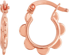 Load image into Gallery viewer, 14k Yellow Gold 16.9mm Scalloped Hoop Earrings
