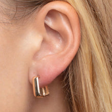 Load image into Gallery viewer, 14k Yellow Gold 14mm Square Hoop Earrings
