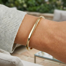 Load image into Gallery viewer, Italian 14k Yellow Gold 2.5mm Stackable Flat Bangle Bracelet, 7.5 Inch
