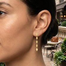 Load image into Gallery viewer, Italian 14k Yellow Gold Mirror Kite Link Drop Earrings
