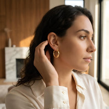 Load image into Gallery viewer, 10k Yellow Gold 27mm High Polish and Twisted Swirl Cut Design Hoop Earrings
