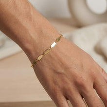 Load image into Gallery viewer, 14k Yellow Gold 2.5mm Flat Pebble Link Bracelet, 7 Inch
