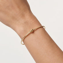 Load image into Gallery viewer, 14k Yellow Gold 5.5mm Love Knot Bangle Bracelet, 7 Inch
