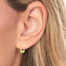 Load image into Gallery viewer, 14k Yellow Gold 11mm x 12mm Ribbed Rounded Rectangle Hoop Earrings
