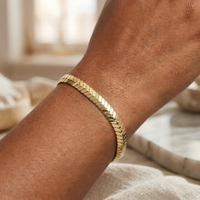 Load image into Gallery viewer, 14k Yellow Gold 6mm Chevron Link Bracelet, 7.5 Inch
