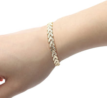 Load image into Gallery viewer, 10k Yellow Gold 6mm Leaf with Diamond Cut Finish Link Bracelet
